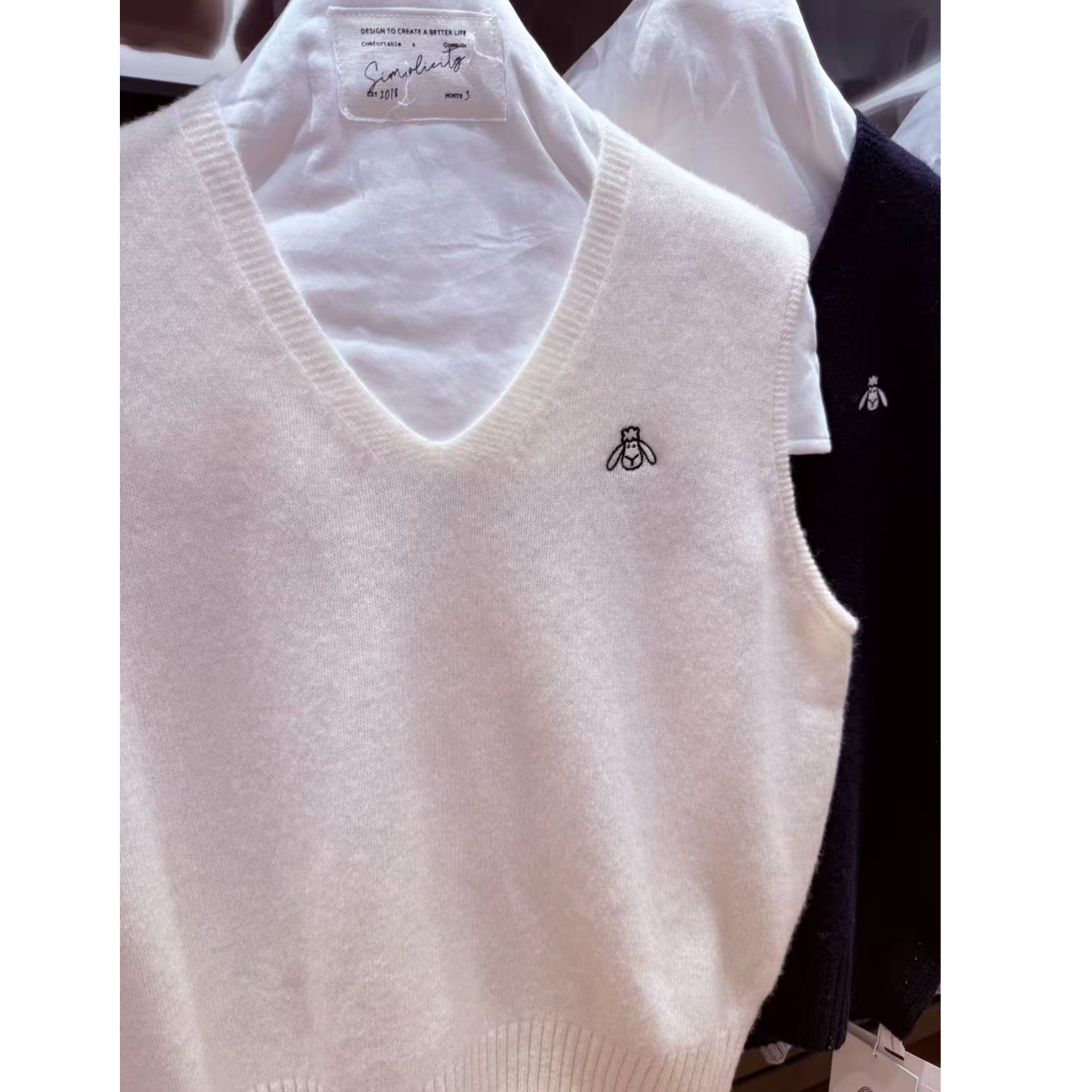 《新品上新》韩系气质羊绒小羊刺绣百搭背心吊带 01769