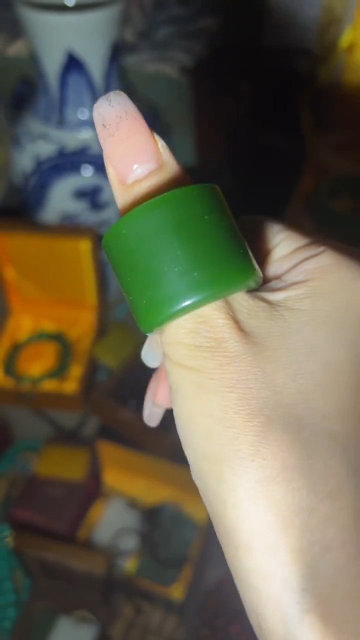未镶嵌戒圈和田玉（碧玉）闪购高端商品链接