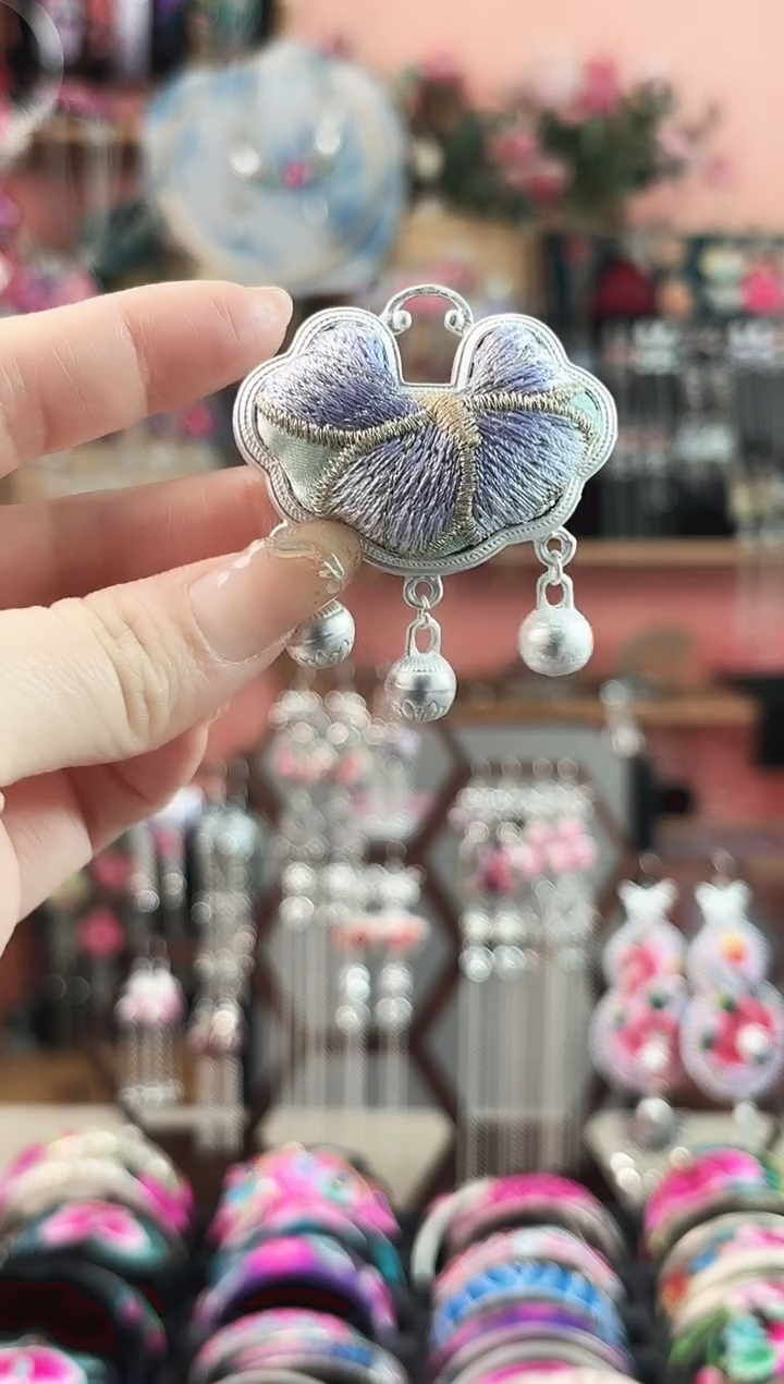 艺枝独绣手工饰品173