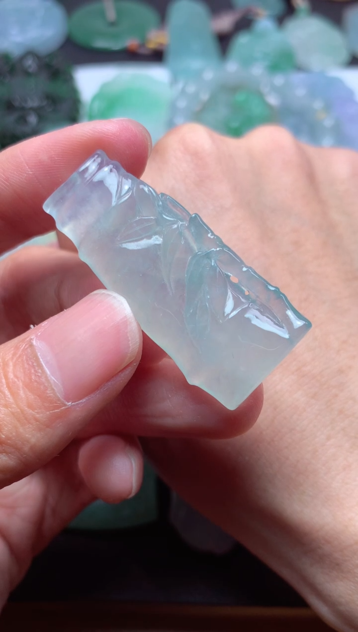 【闪购商品】翡翠颈饰未镶嵌天然翡翠