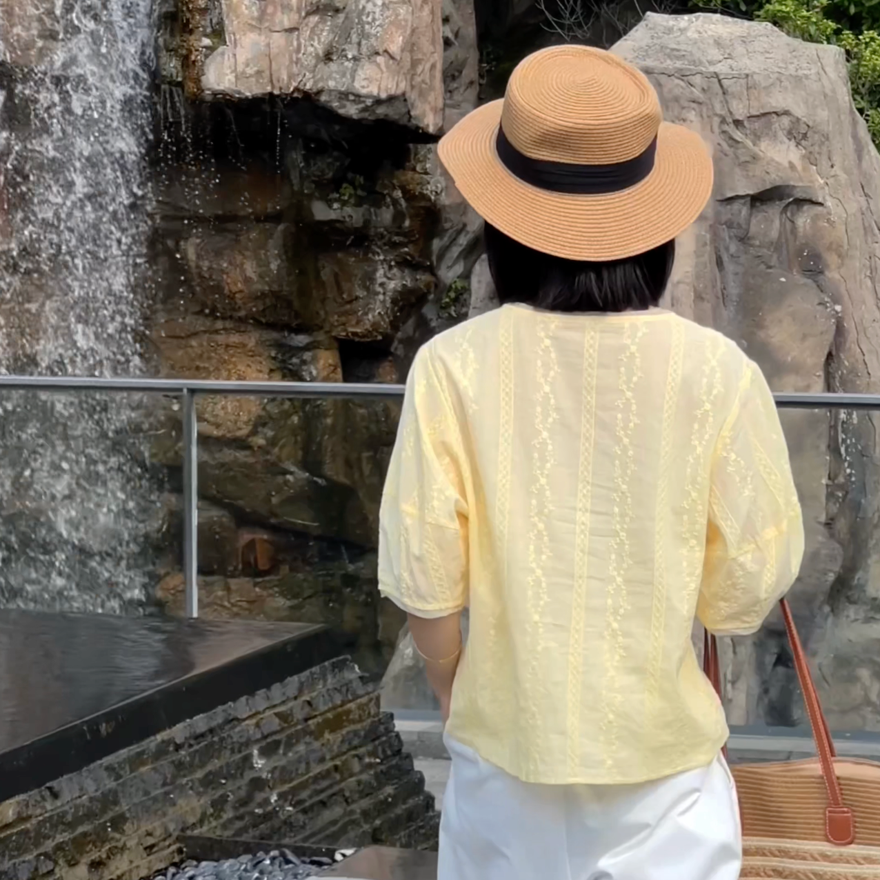 莫奈花园【橘子】2025夏法式圆领刺绣宽松全棉短袖上衣2591