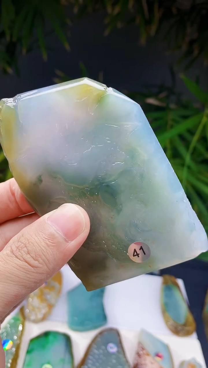 定制翡翠未镶嵌向***鹏翡翠