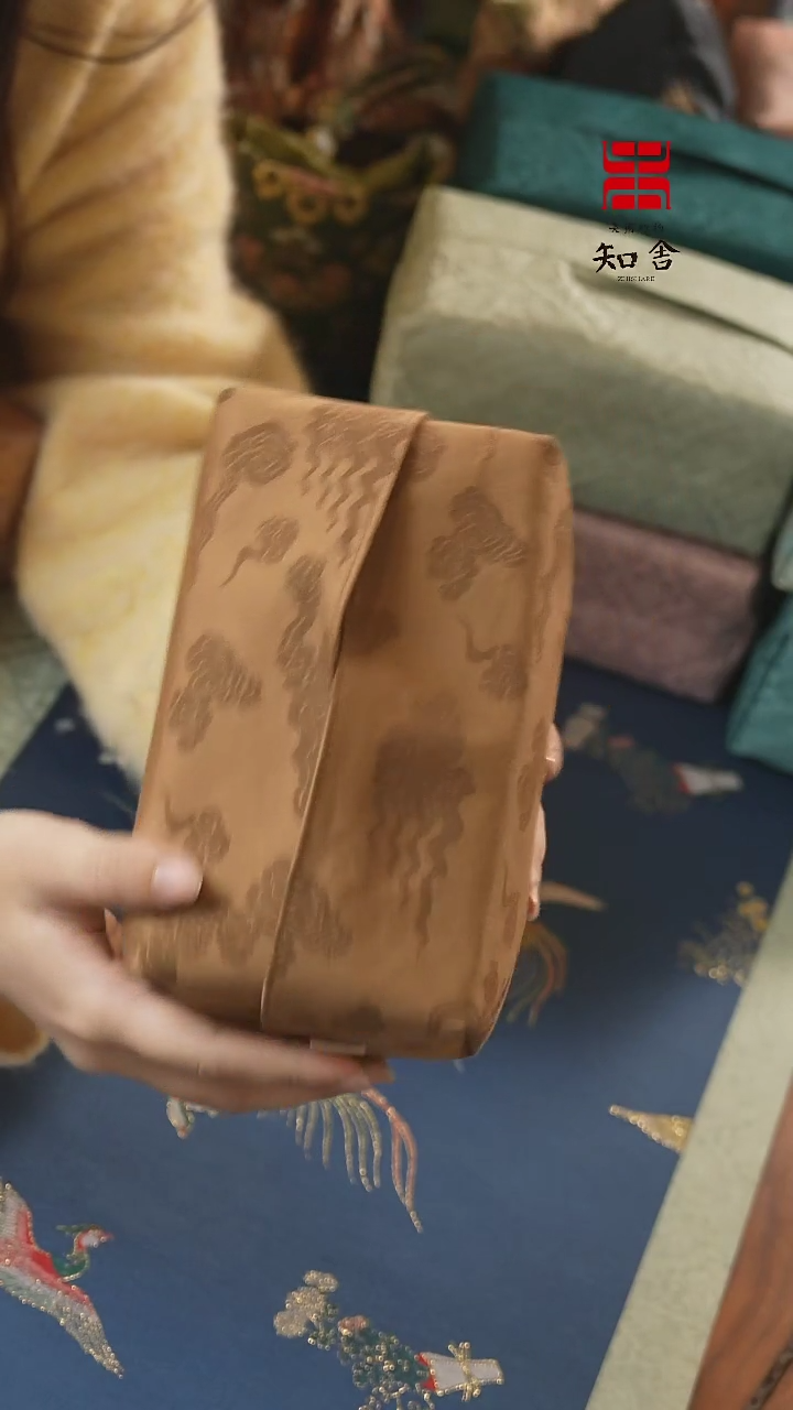 【闪购商品】茶褐抽纸盒、、、、、、