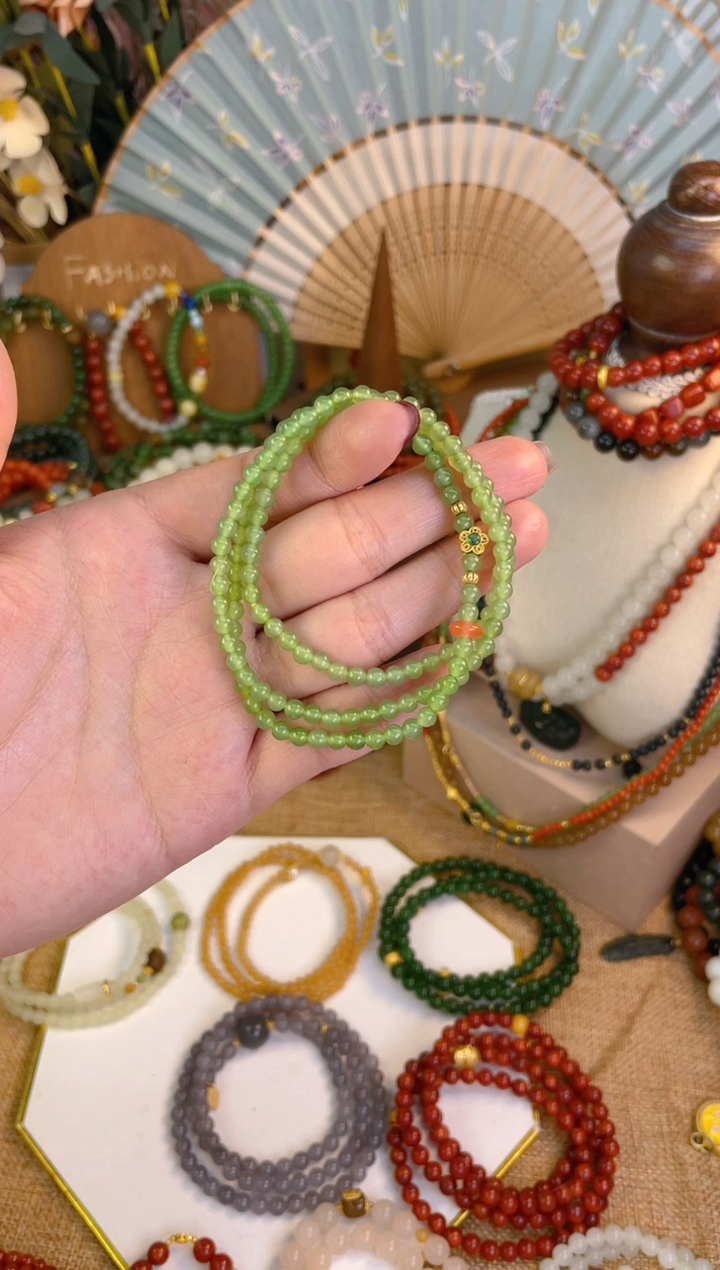 【闪购商品】和田玉三圈18K金镶嵌碧玉果绿