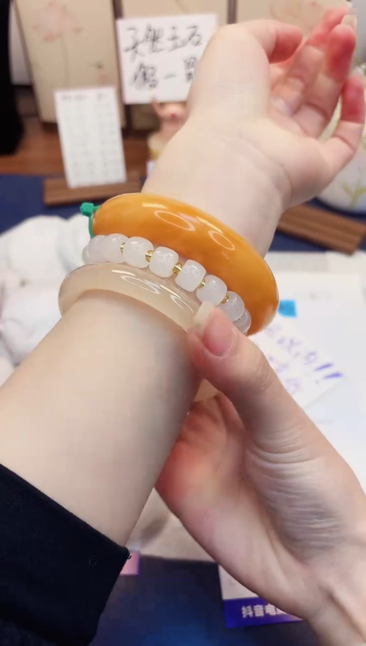 【闪购商品】石英质玉手镯未镶嵌4-财气镯-圈口63