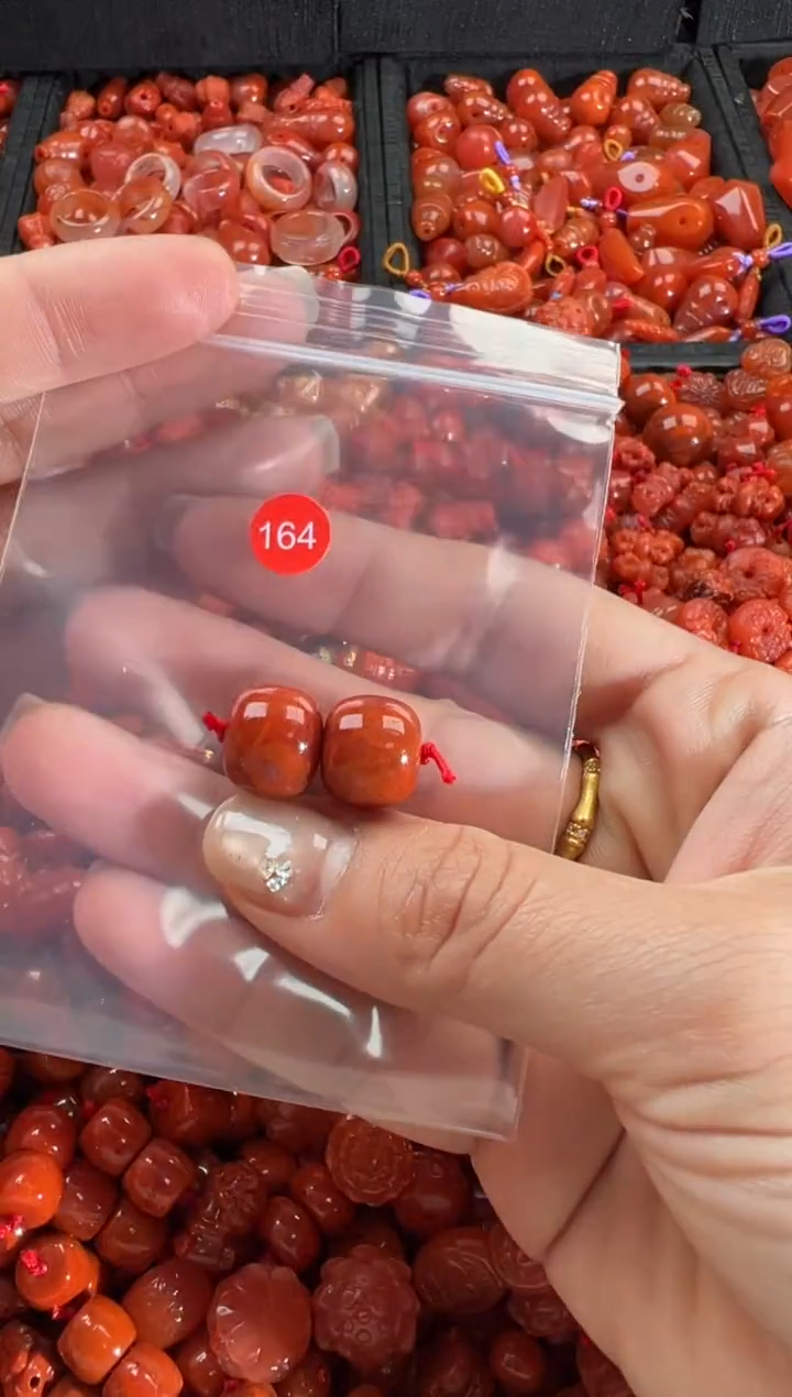 【闪购商品】南红玛瑙颈饰未镶嵌1