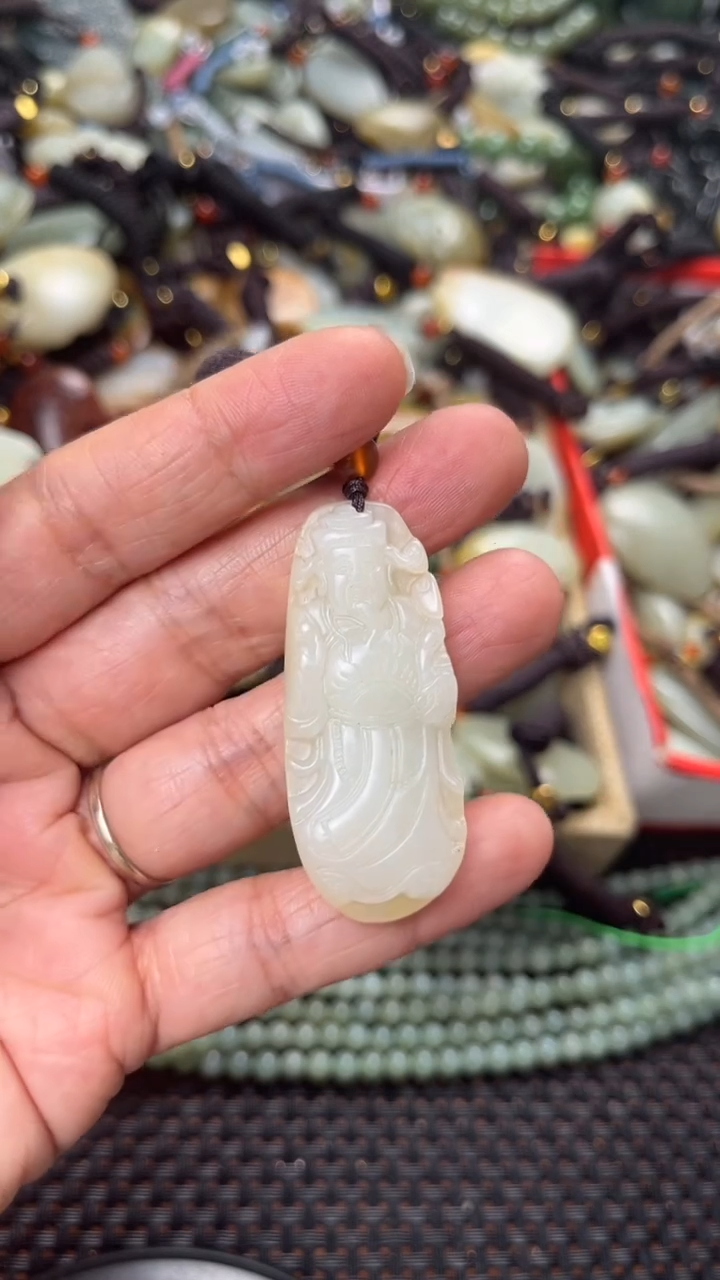【闪购商品】和田玉颈饰未镶嵌多样性发货没有证书拍一发一有瑕