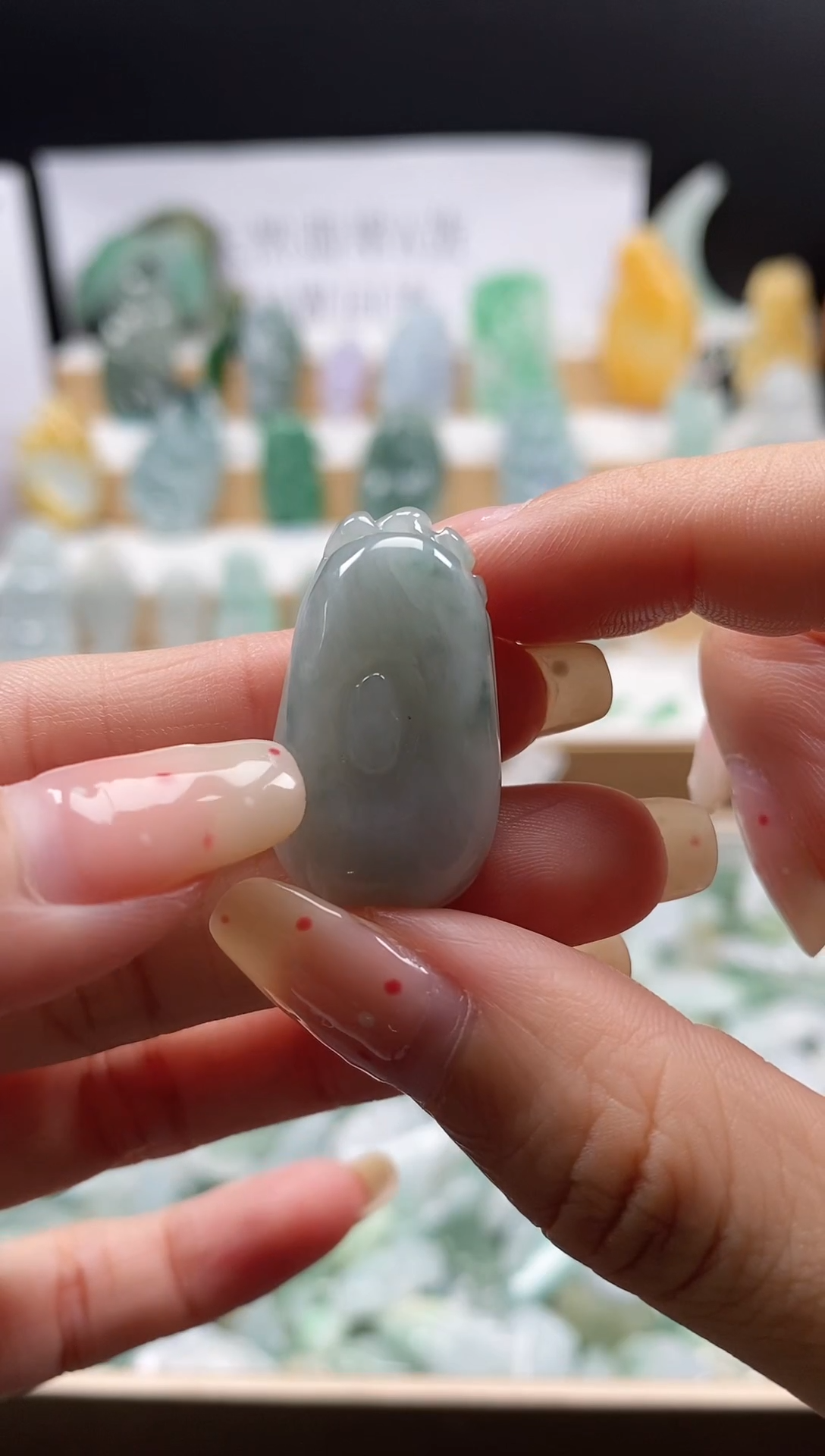 翡翠未镶嵌颈饰吊坠  80