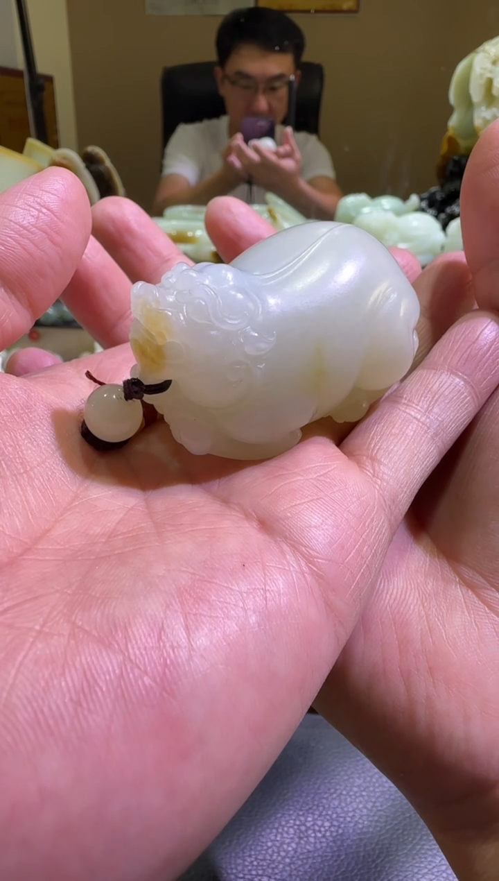 吊坠(赠链)未镶嵌和田玉金山糖白貔貅手把件（产地直发）