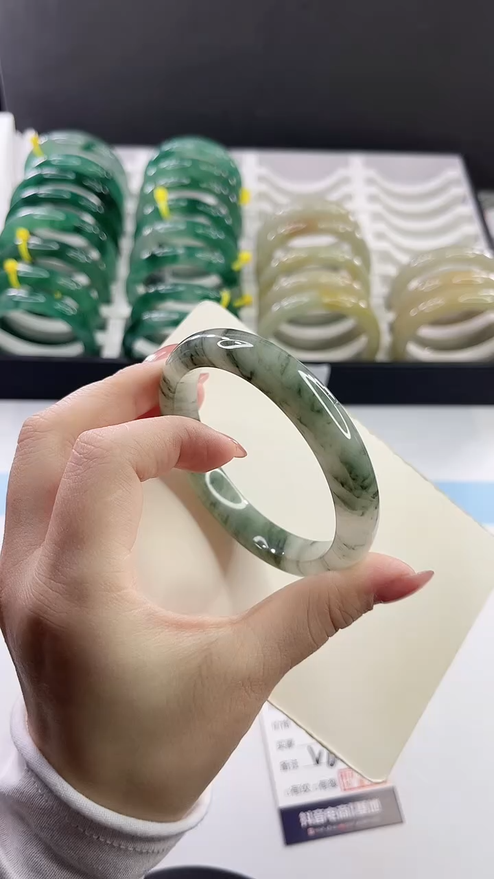 未镶嵌手镯石英质玉多样性发货V8