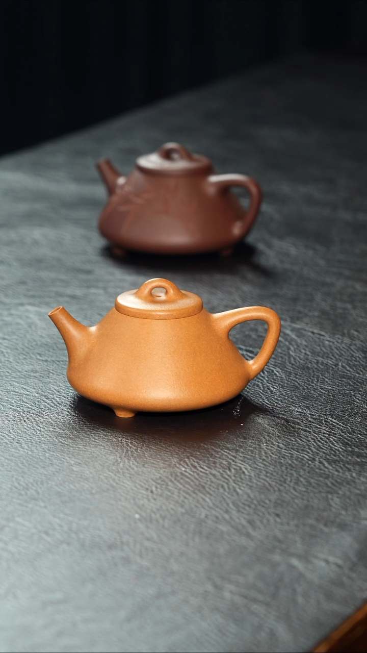 茶壶紫砂半手黄金段子冶
