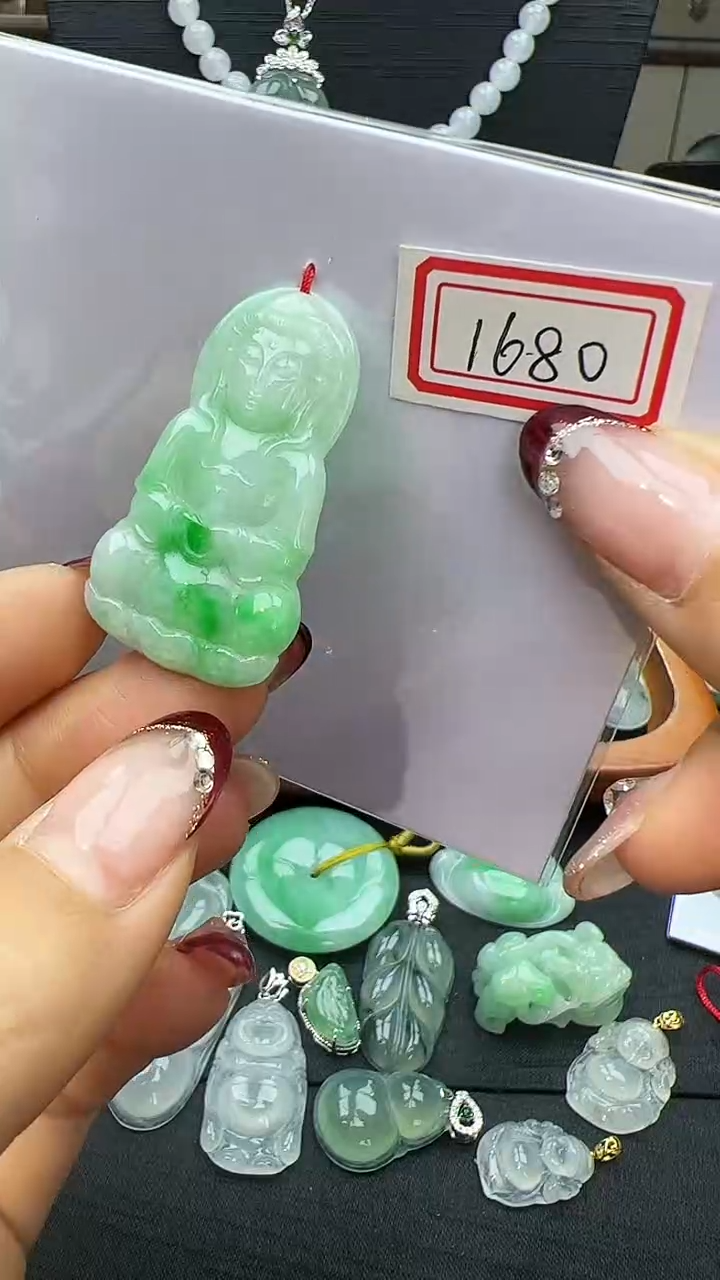 【闪购商品】翡翠颈饰未镶嵌观音