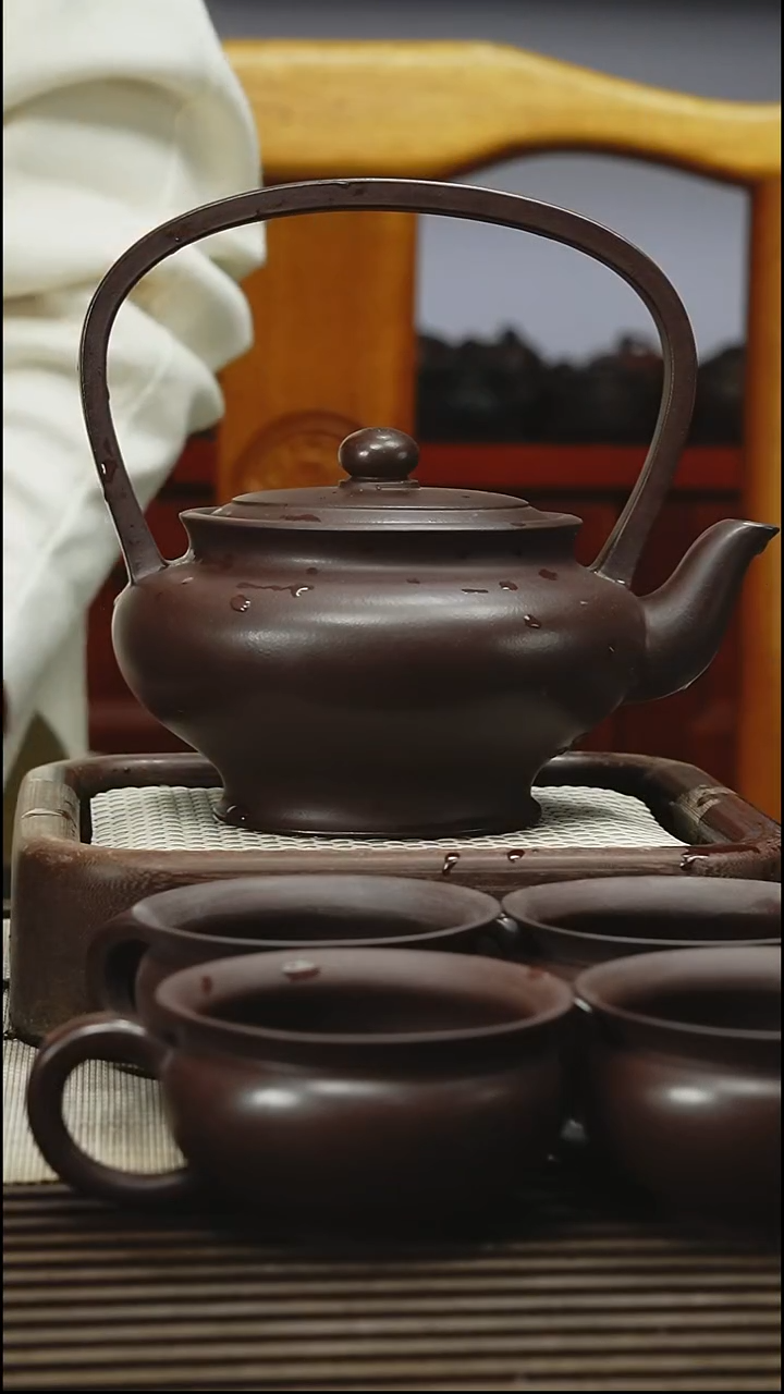 茶壶紫砂老***三670CC  