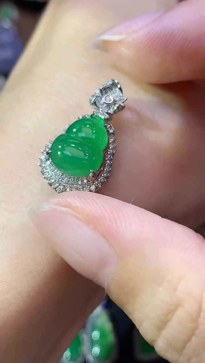 吊坠(不含链)18K金镶嵌翡翠C1