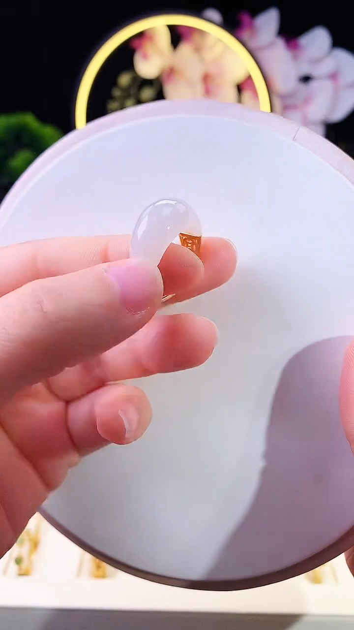 银S925镶嵌戒指和田玉白玉大班戒指