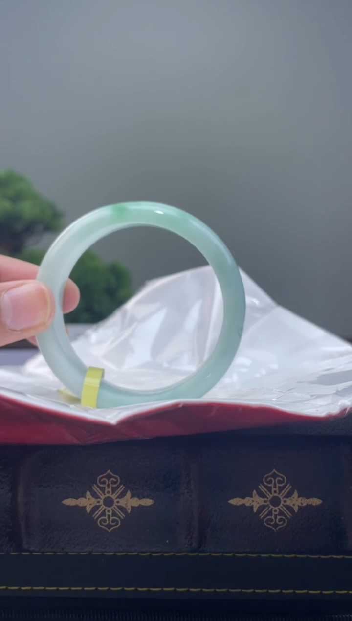 【闪购商品】翡翠手镯未镶嵌手镯1