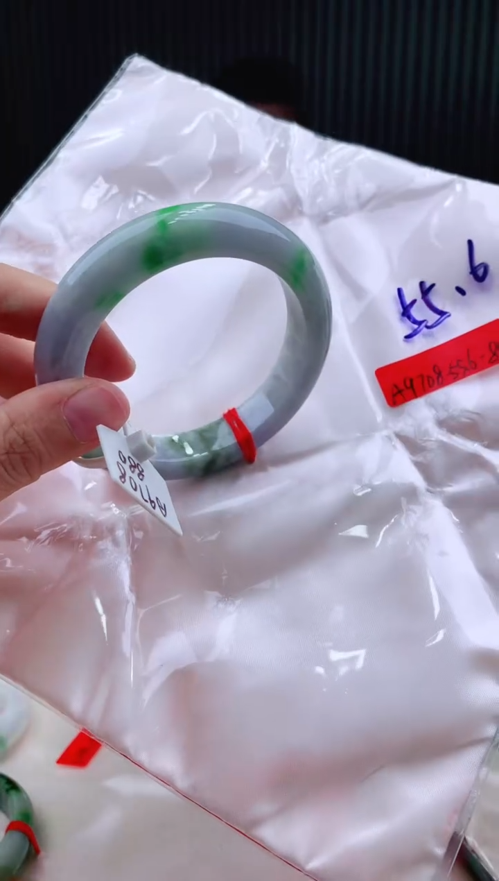 未镶嵌手镯翡翠55+