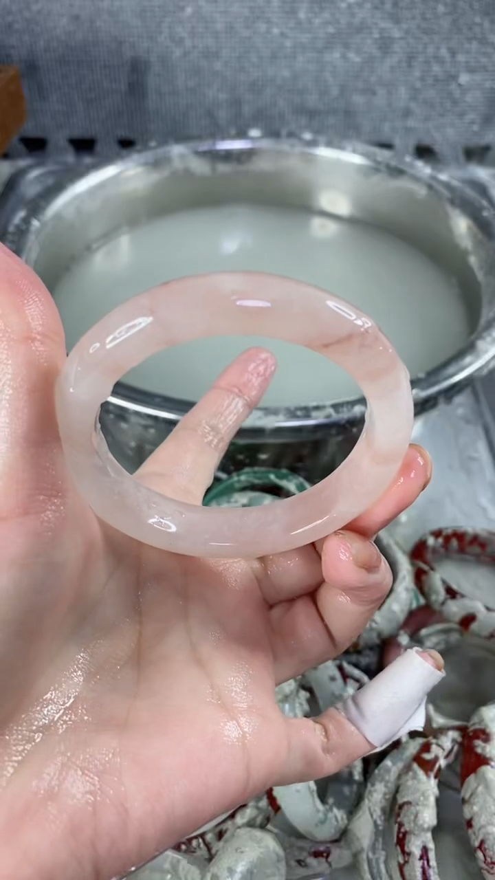 【闪购商品】石英质玉手镯未镶嵌5556+374