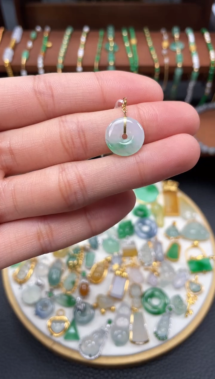 【闪购商品】翡翠吊坠(不含链)18K金镶嵌一个   JK486