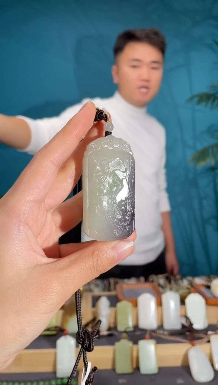 颈饰未镶嵌和田玉事**意1