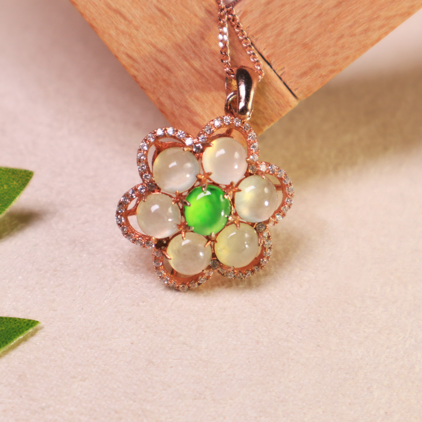 天然A货翡翠设计款正冰多宝蛋面S925银镶吊坠 （多样性发货）