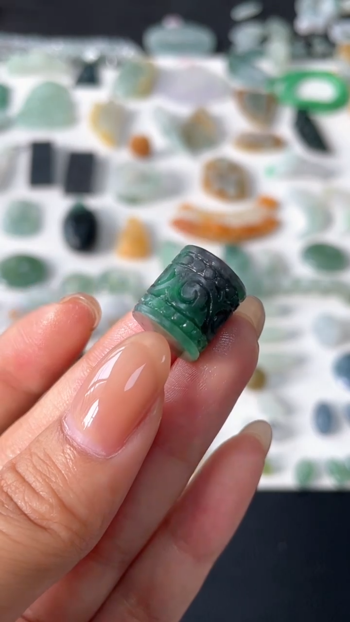 【闪购商品】定制翡翠未镶嵌绿桶珠180+18