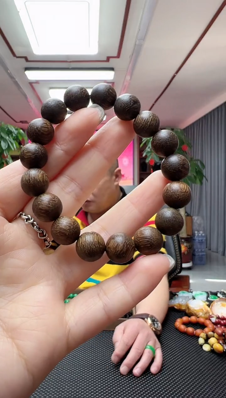 【闪购商品】石英质玉手串未镶嵌多样性发货其中发一