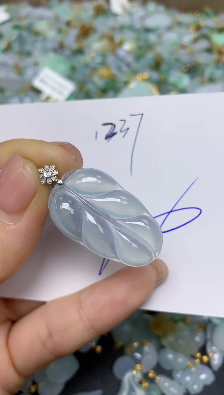 【闪购商品】翡翠挂件18K金镶嵌 天然翡翠A货