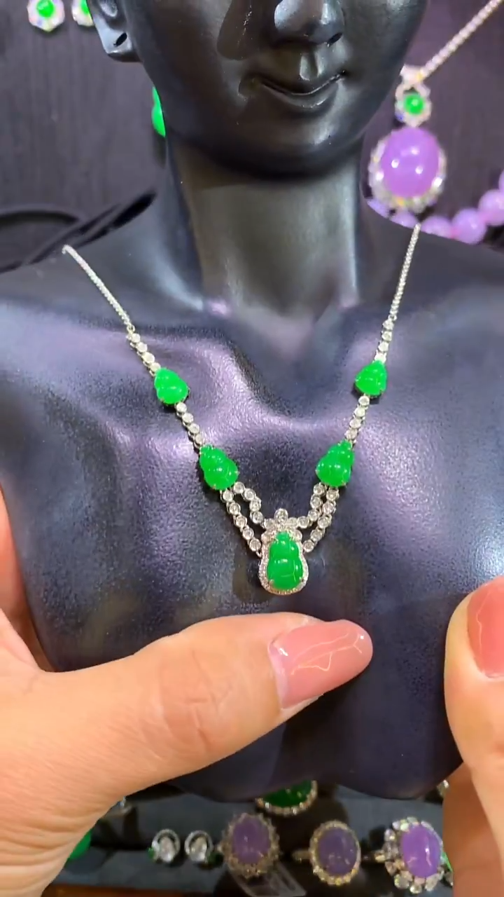 项链18K金镶嵌翡翠套链