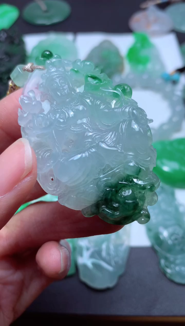 【闪购商品】翡翠颈饰未镶嵌天然翡翠