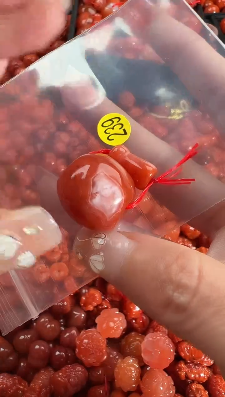 颈饰未镶嵌南红玛瑙1