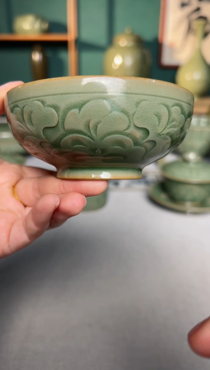 【闪购商品】其他纯手工秘色内外双刻大叶牡丹普洱杯