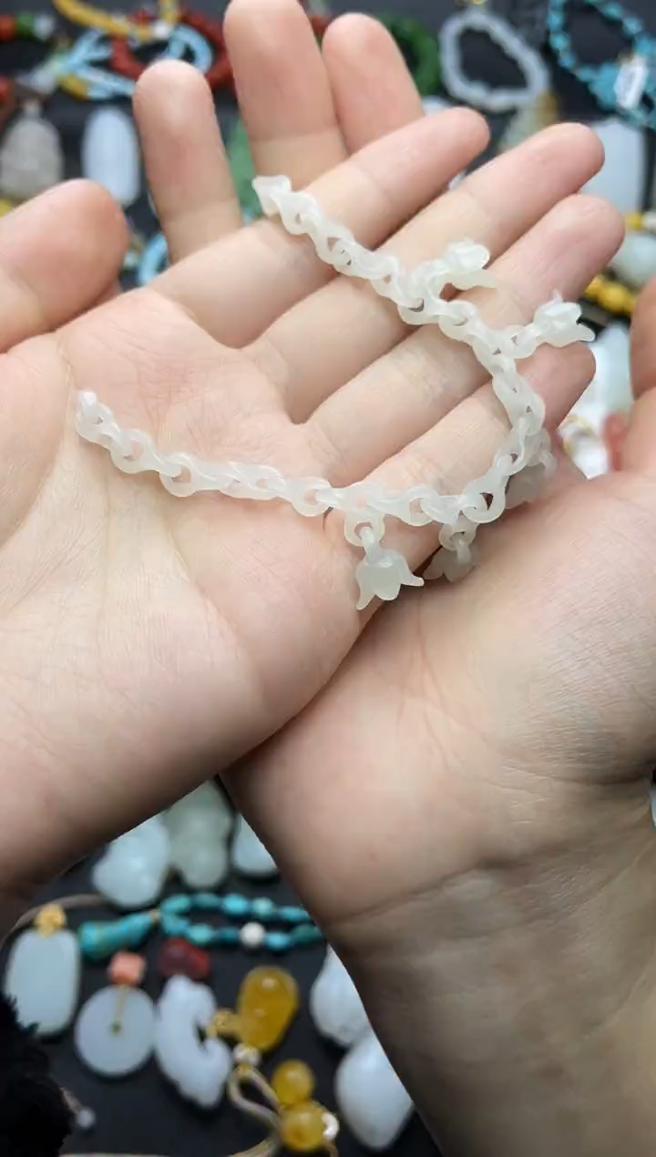 颈饰未镶嵌和田玉铃兰花06