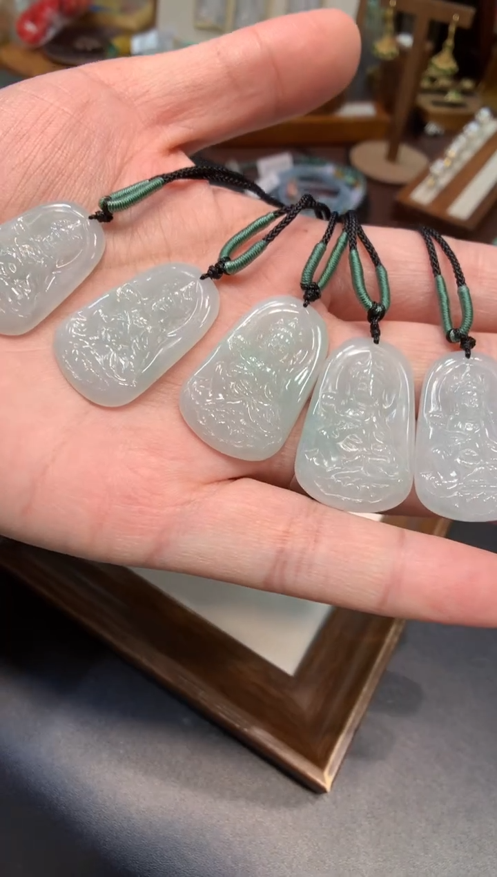 颈饰未镶嵌翡翠（马）大势至 多样性发一件