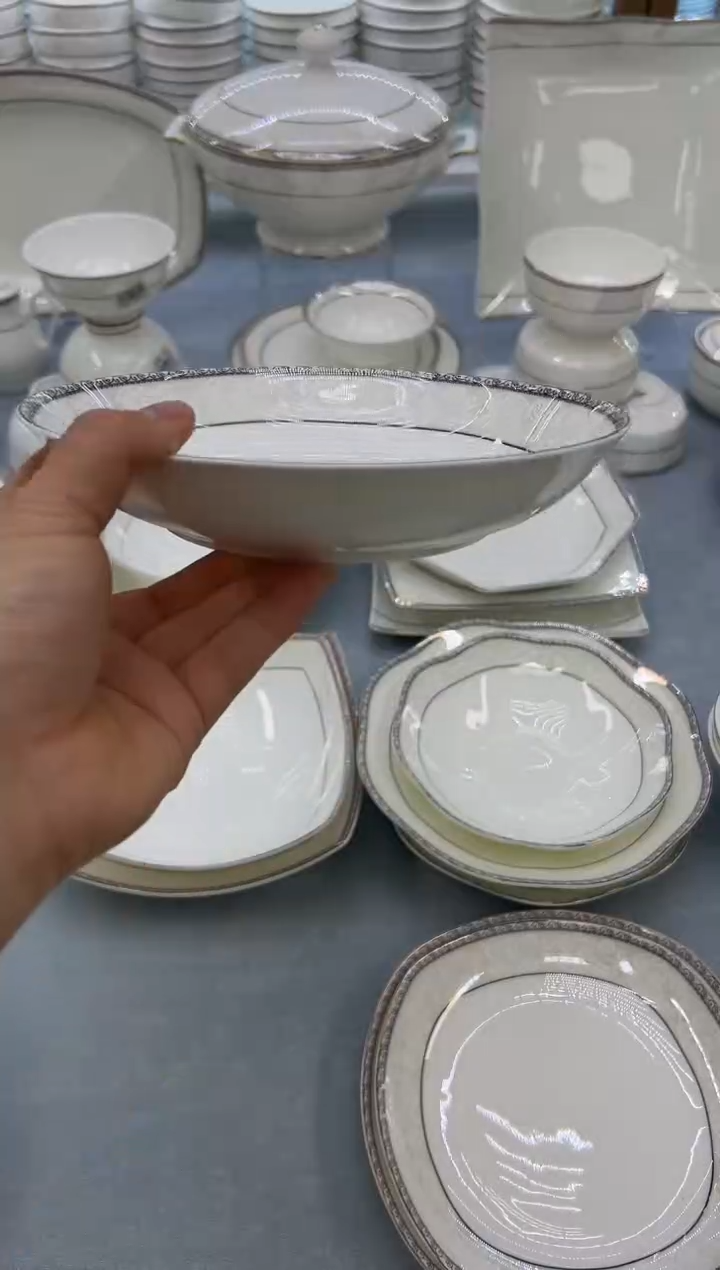 骨瓷玲珑8饭2个   