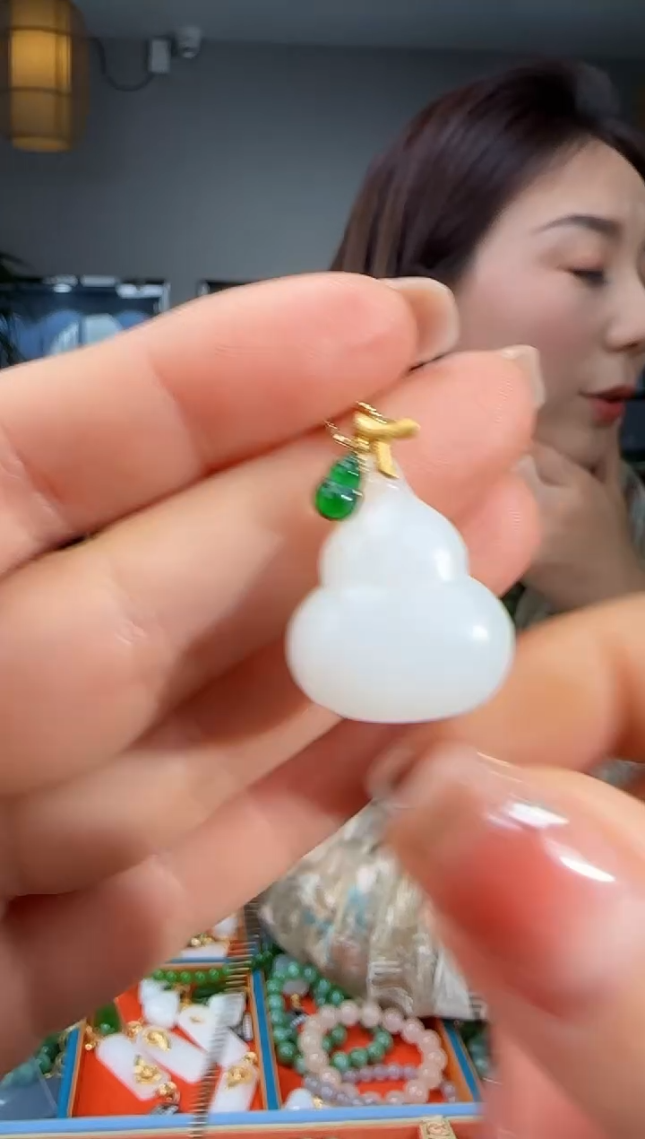 吊坠(不含链)18K金镶嵌和田玉1