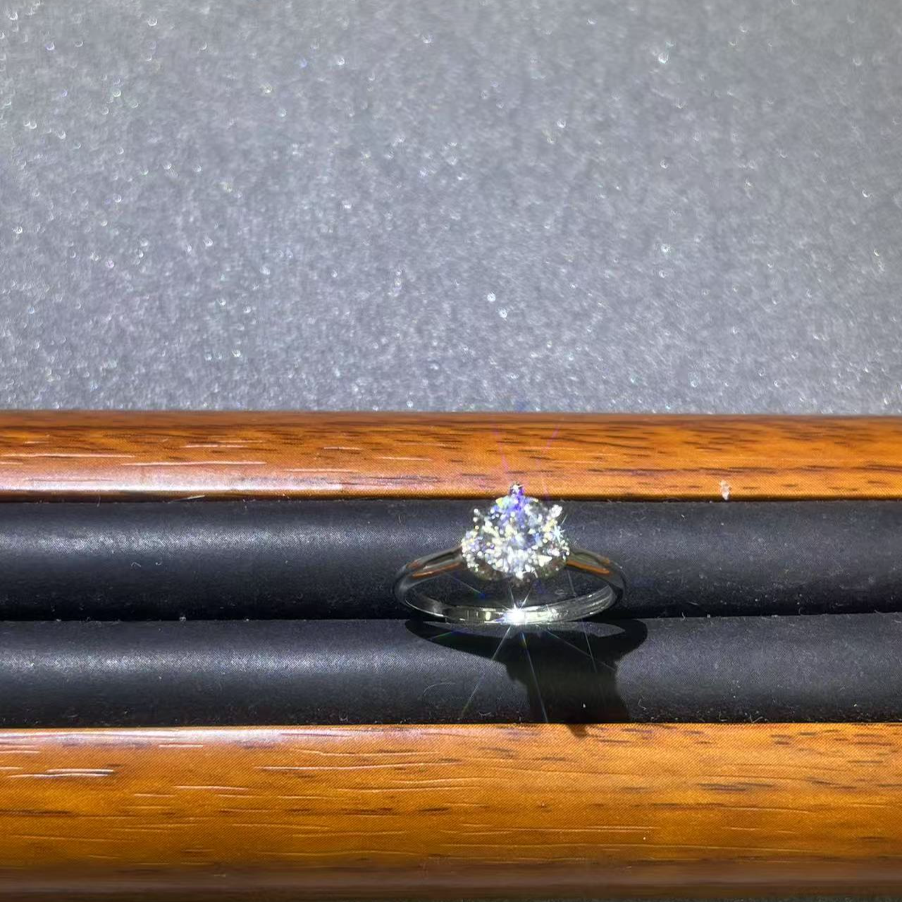 s6689白色六爪开口戒指多样性发货