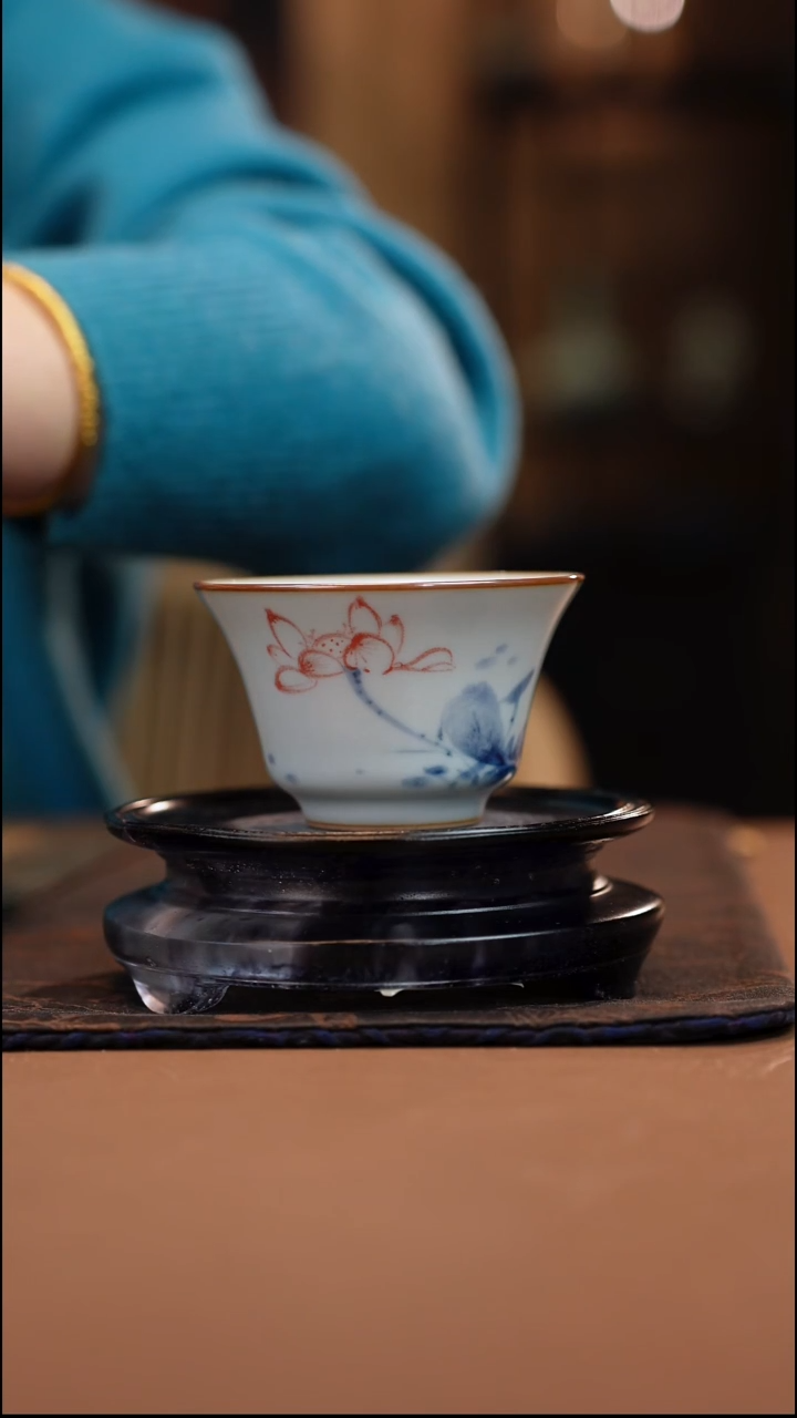 福利价 气窑 月影白荷花马蹄杯 惜缘底款