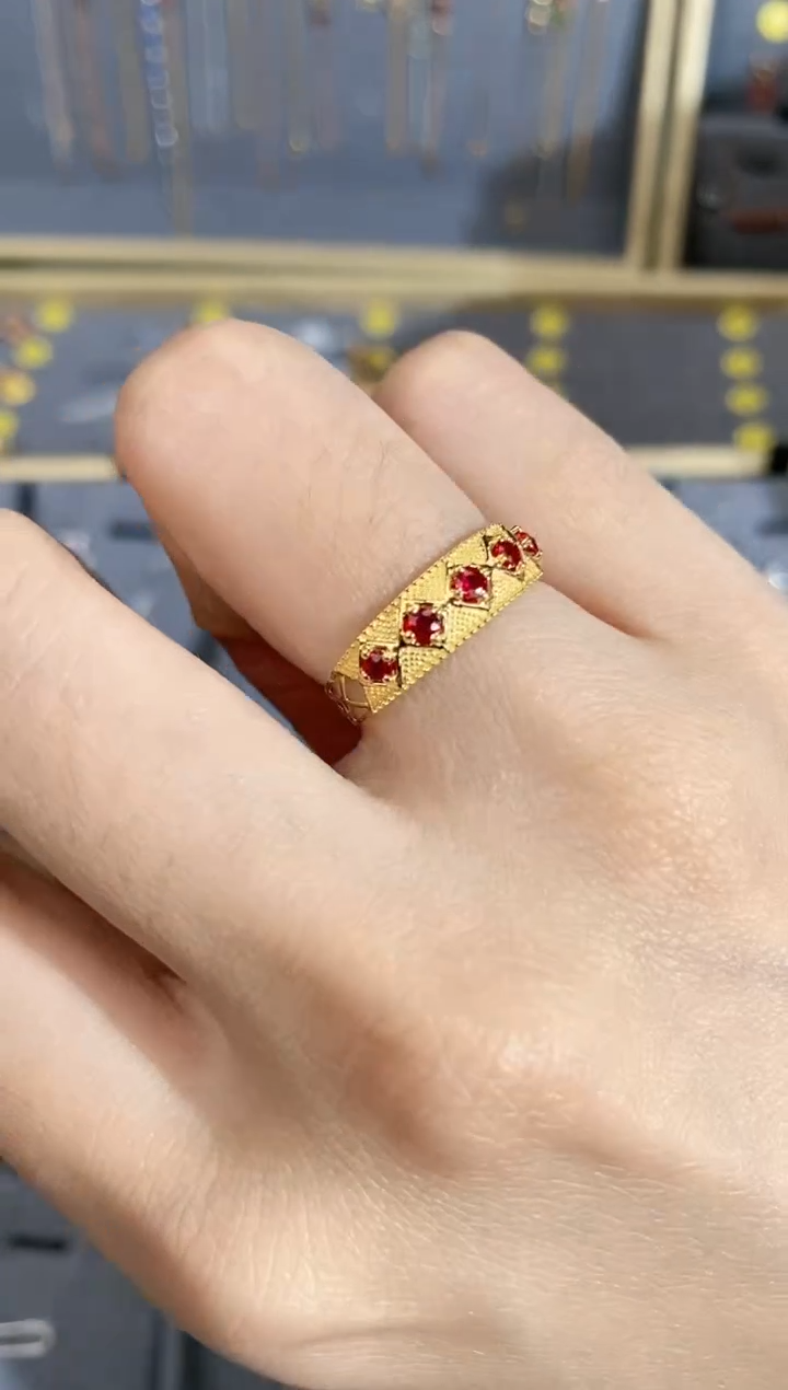 【闪购商品】红宝石戒指18K金镶嵌戒指