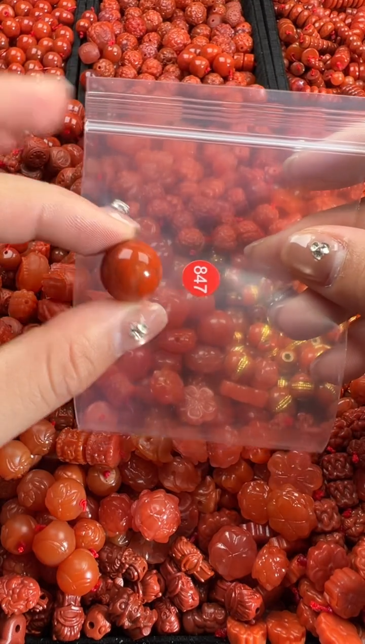 【闪购商品】南红玛瑙未镶嵌颈饰3