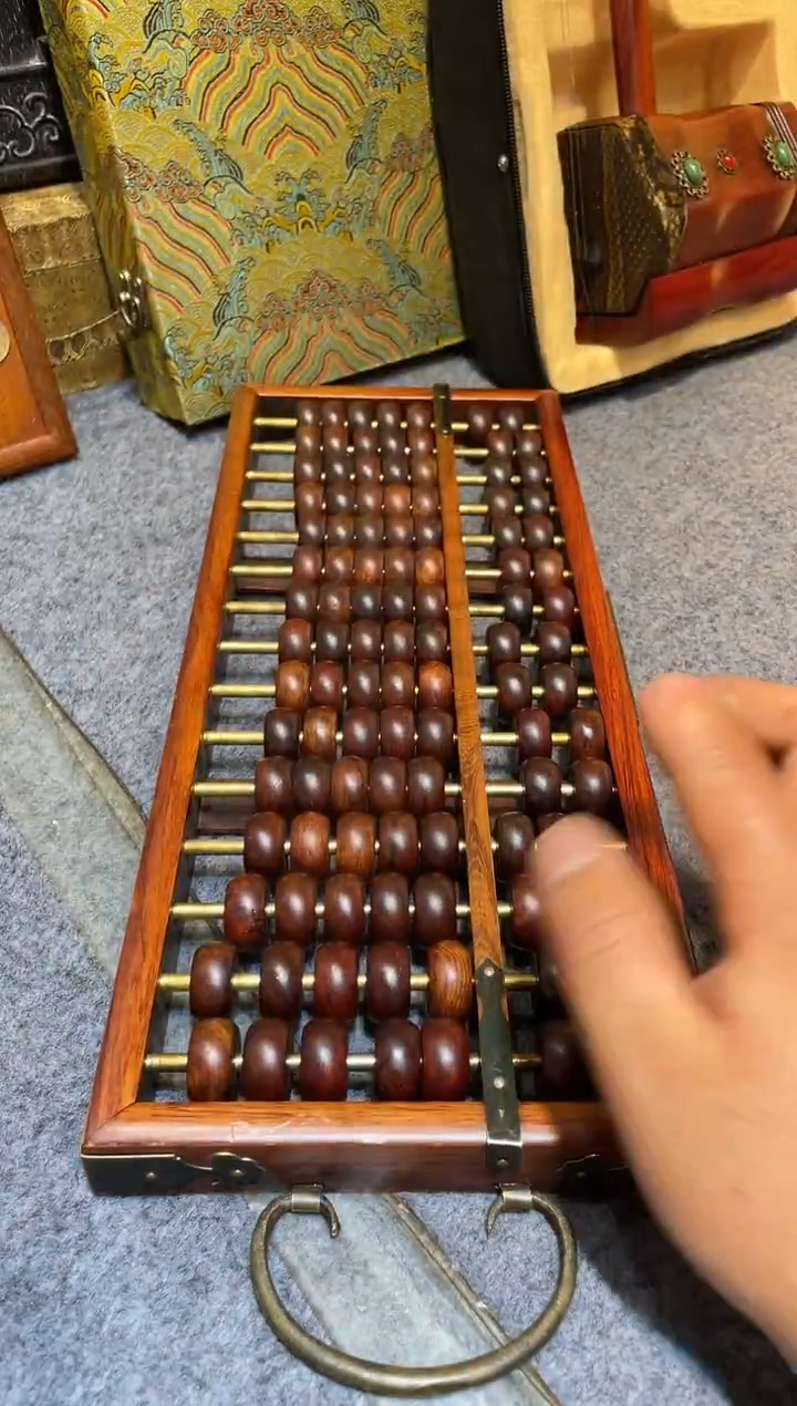 贡木1111111111111111