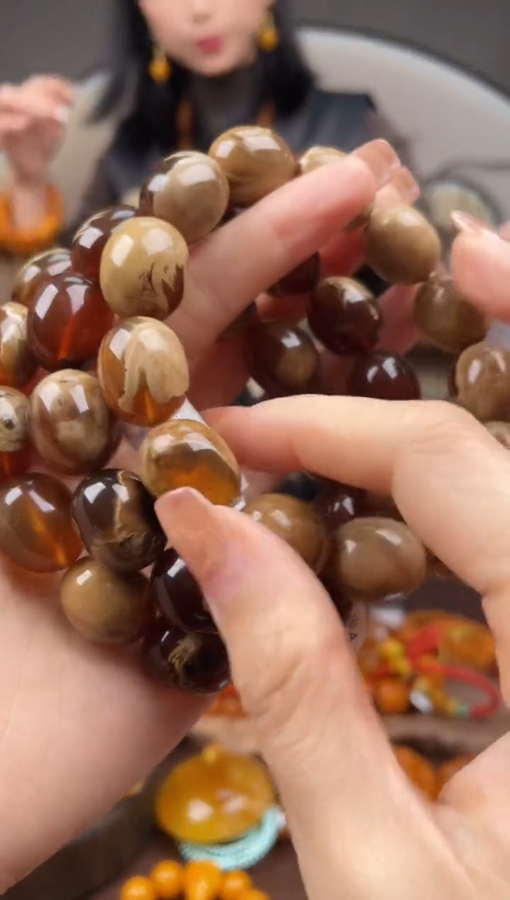 【闪购商品】琥珀裸石未镶嵌首饰 假1赔4 （多样性发货1件