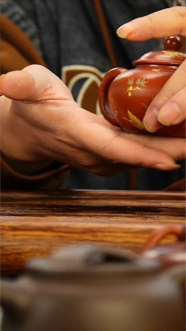 茶壶紫砂朱泥洒金撒银水平