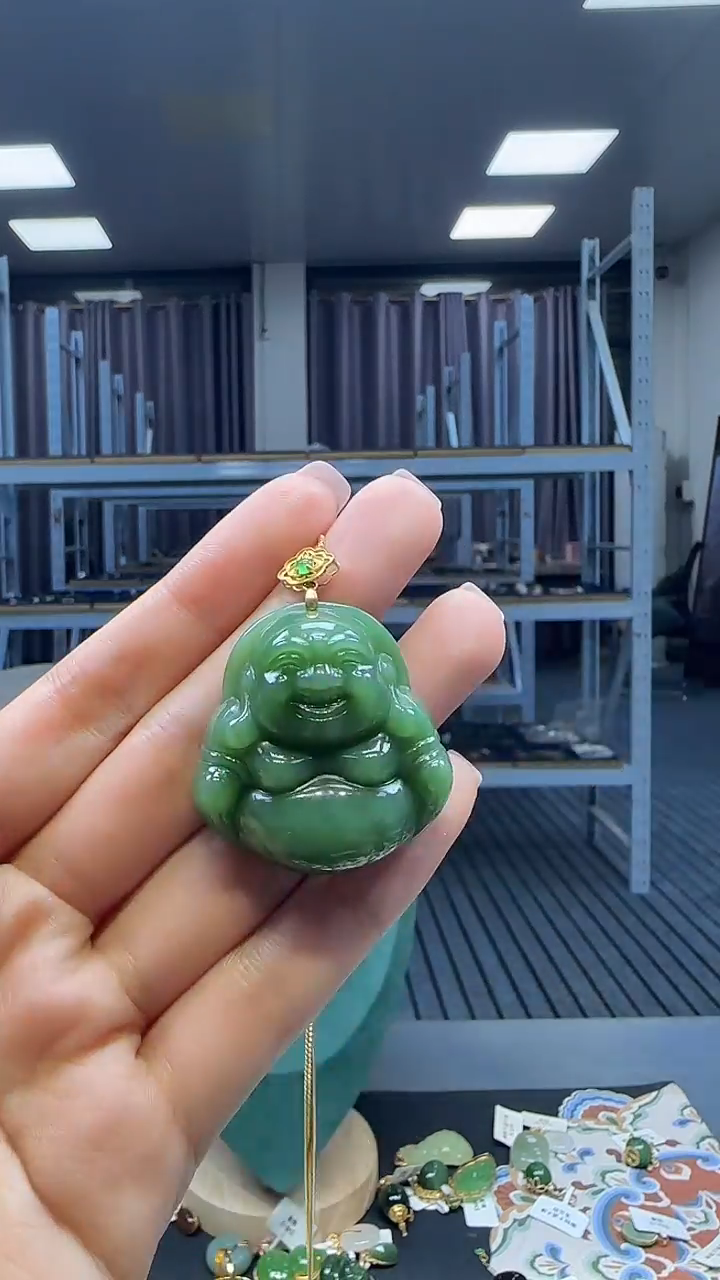 18K金镶嵌和田玉挂件 不含链