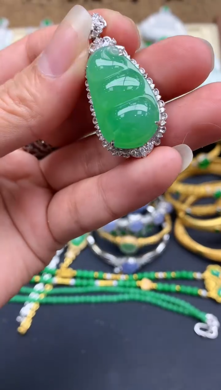 【闪购商品】翡翠颈饰18K金镶嵌661-中国好珍宝