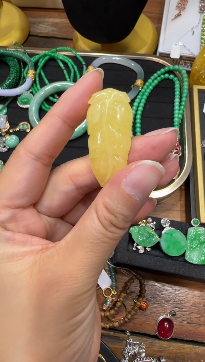 琥珀颈饰未镶嵌蜜蜡