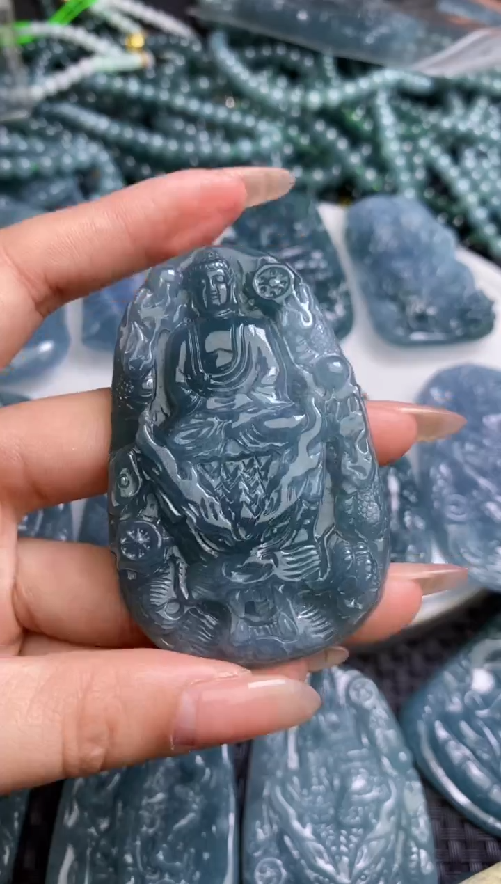【闪购商品】翡翠颈饰未镶嵌         