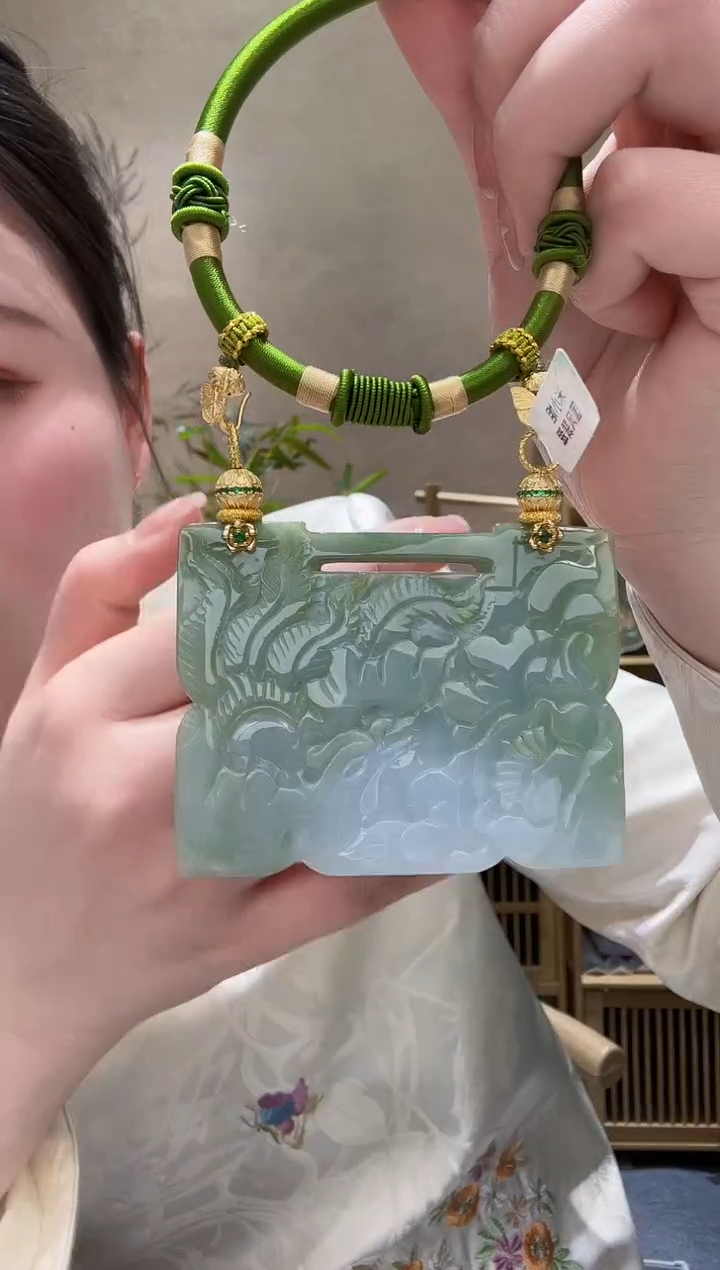 【闪购商品】翡翠颈饰未镶嵌吊坠