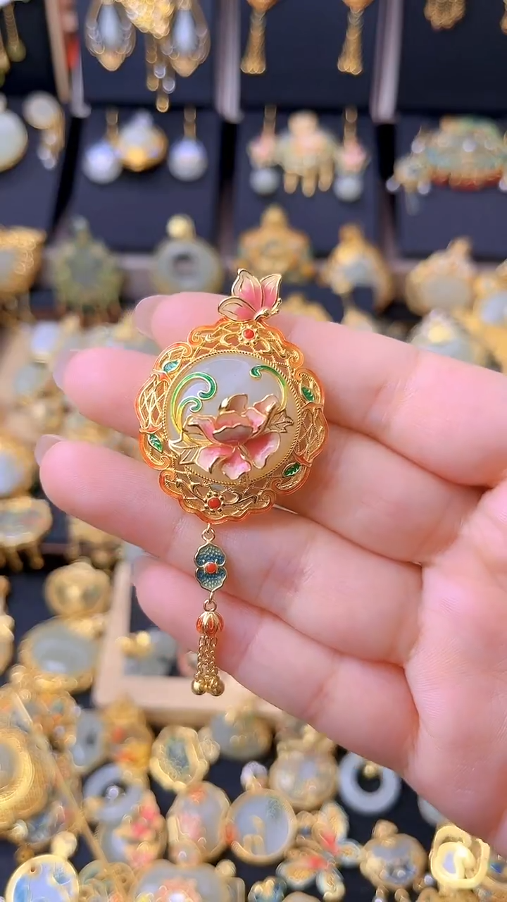 颈饰银S925镀金镶嵌和田玉蝶恋花牡丹花开流苏吊坠