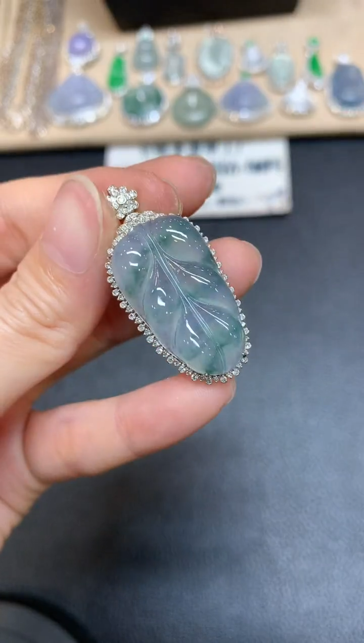 【闪购商品】翡翠颈饰18K金镶嵌树叶【无服务费